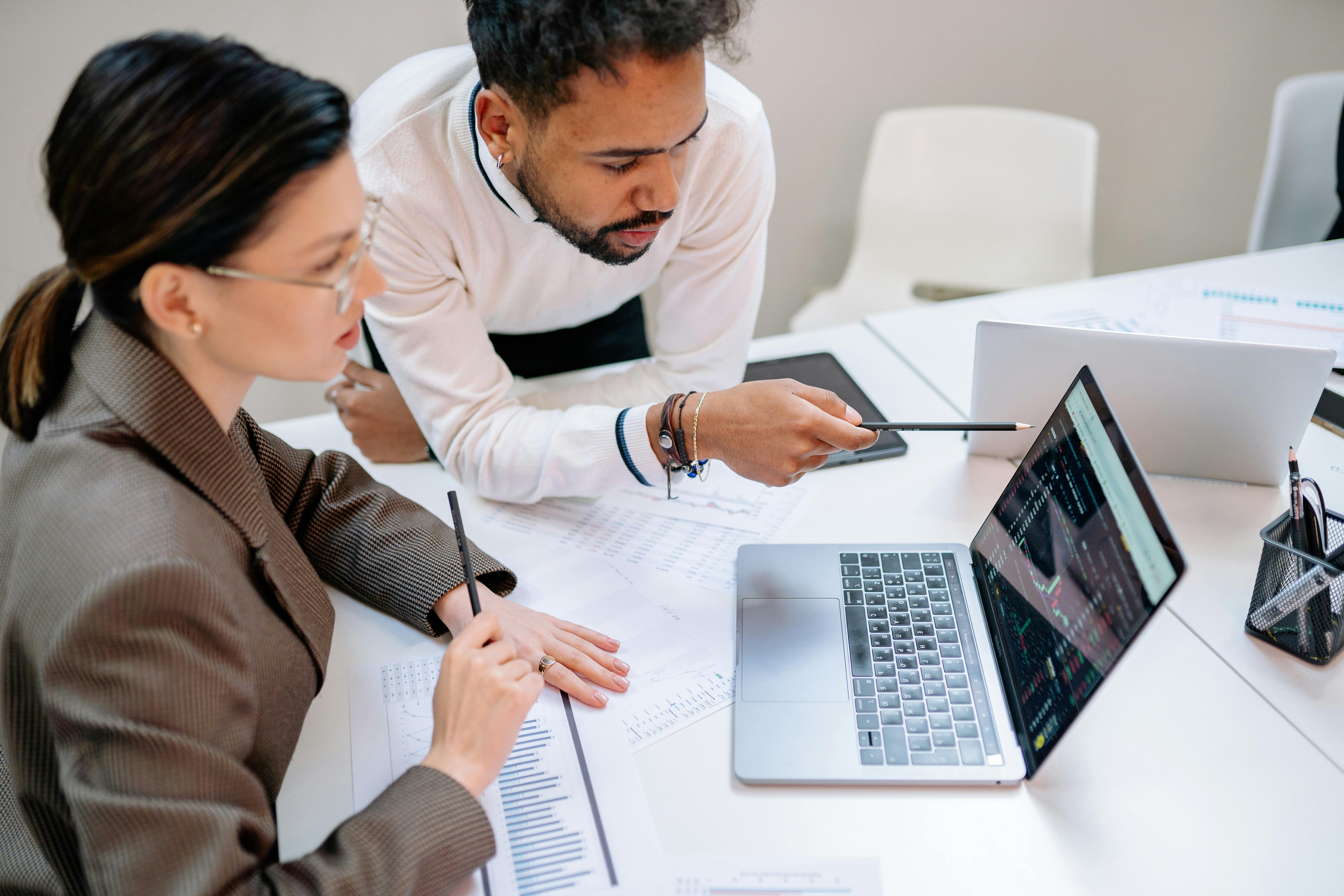 B2B panel quality benchmark analysis and comparison